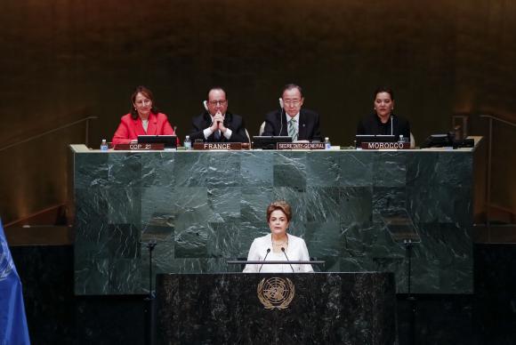 Presidente Dilma Rousseff durante sessão de abertura da cerimônia de assinatura do acordo de Paris, na sede da ONU, em Nova York (Foto: Roberto Stuckert Filho/PR)