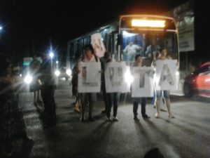 Protesto interditou a PB-041, em Mamanguape (Foto: Silvia Torres/TV Cabo Branco)